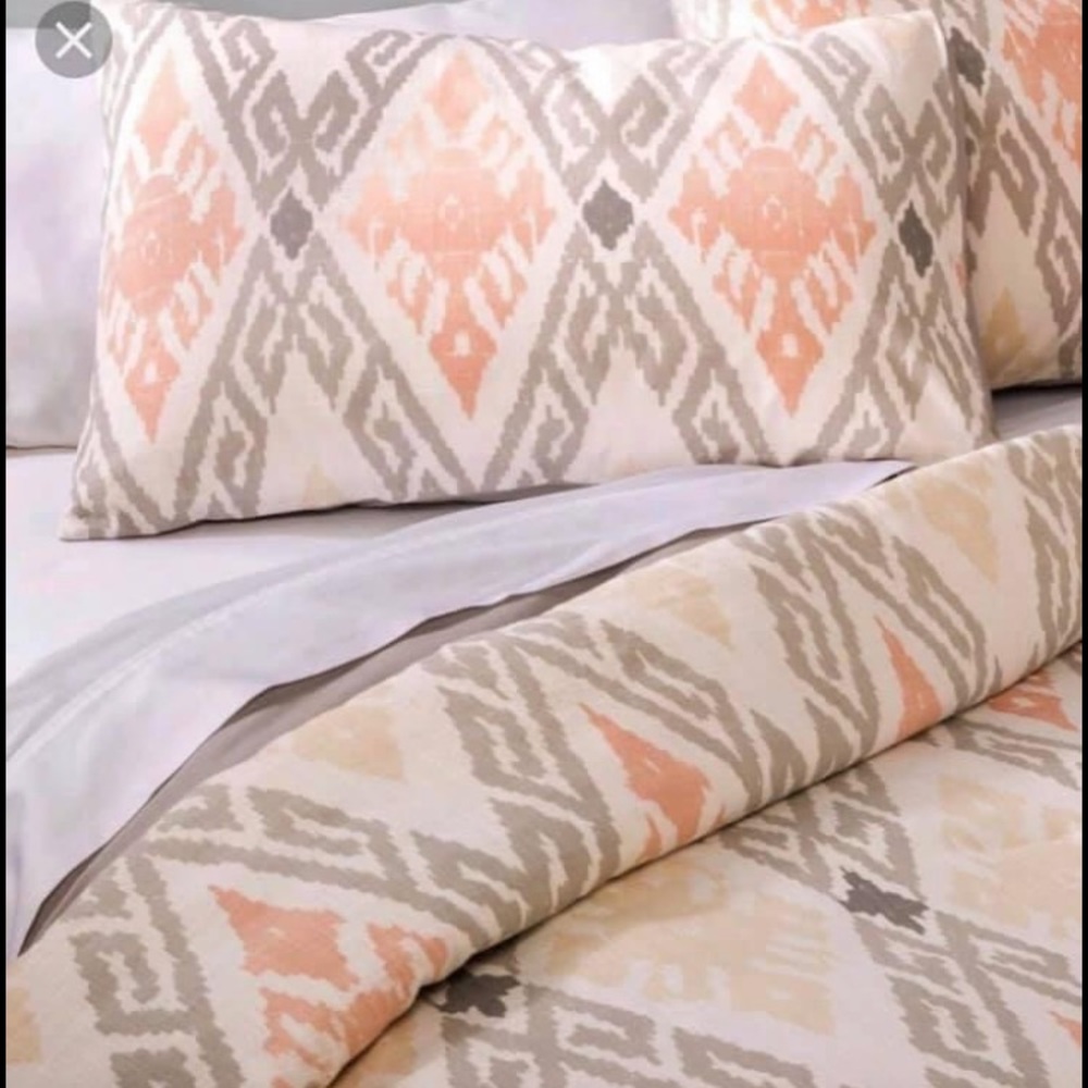 Full/Queen Comforter & Shams